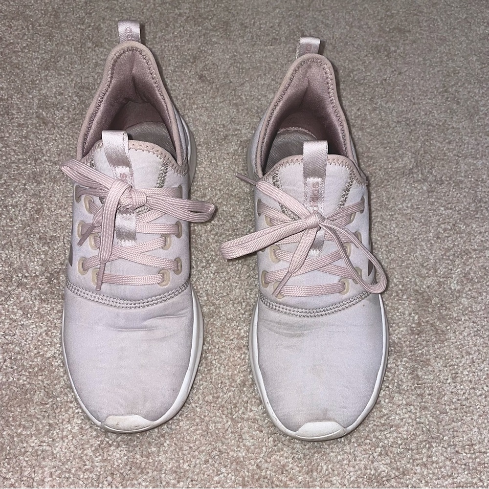 Adidas Womens Cloudfoam tennis shoes